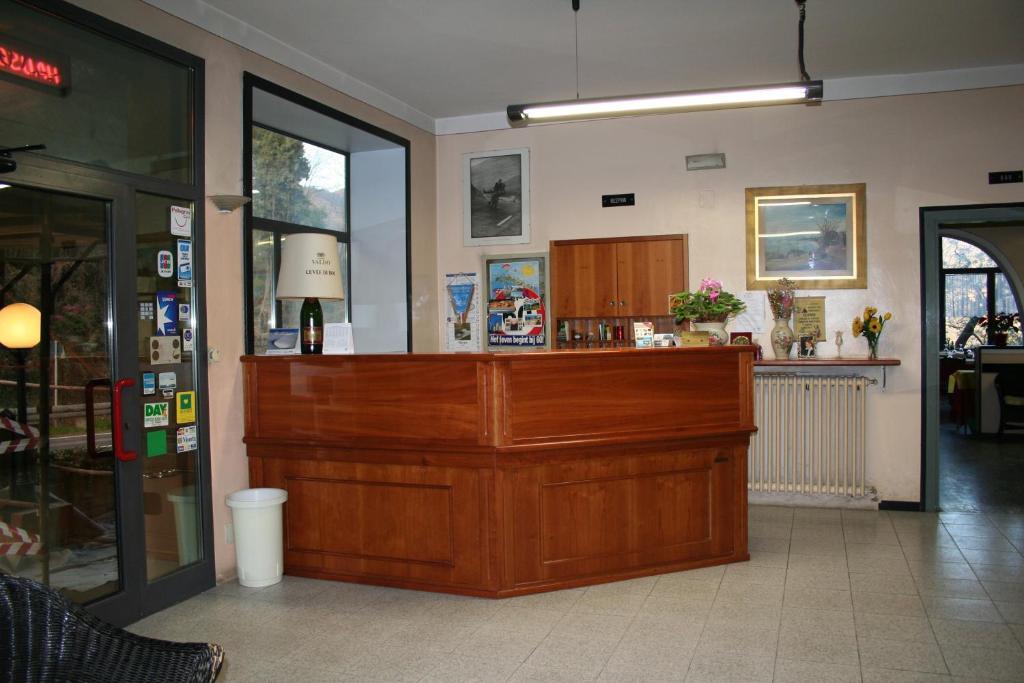 Hotel Olivi Salò Eksteriør bilde