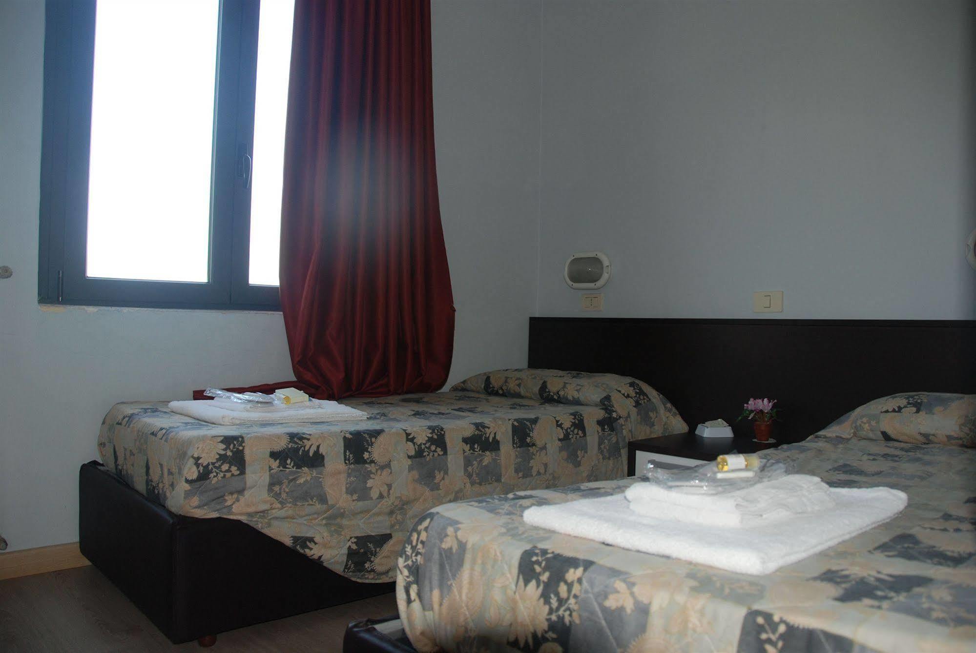 Hotel Olivi Salò Eksteriør bilde
