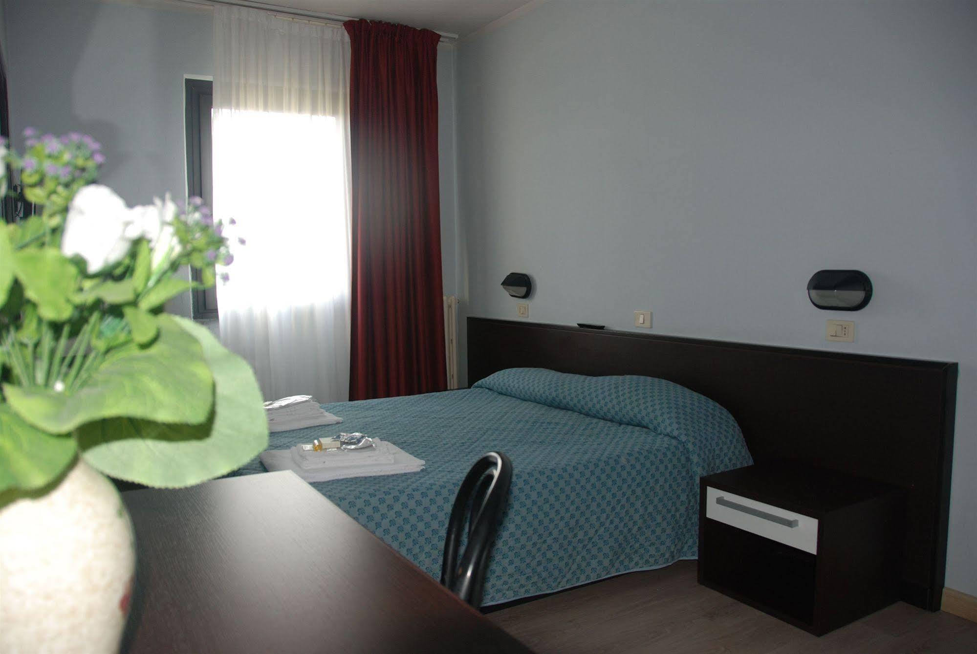 Hotel Olivi Salò Eksteriør bilde