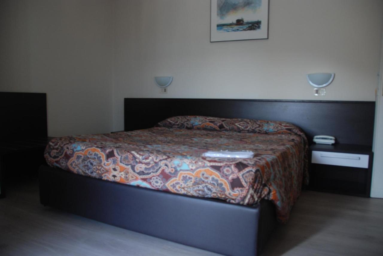 Hotel Olivi Salò Eksteriør bilde